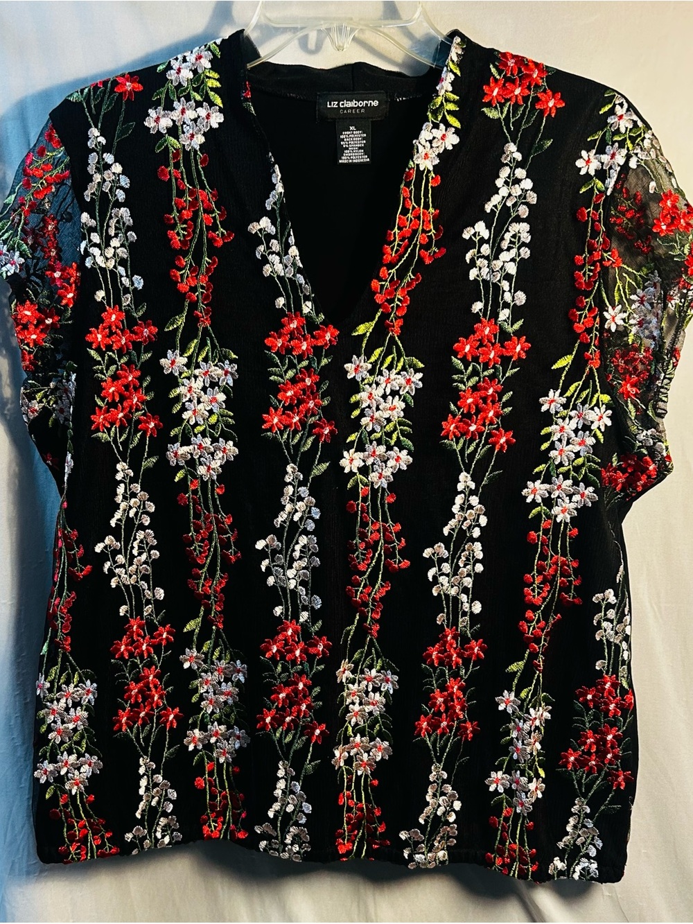 Liz Claiborne Black Red & White Floral Embroidered V-Neck Blouse